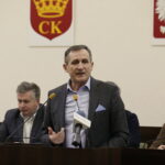 23.02.2017 Kielce. Nadzwyczajna sesja Rady Miasta. Dyrektor MOSiR Mieczysław Tomala. / Jarosław Kubalski / Radio Kielce
