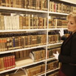 27.02.2017 Kielce. Wojewódzka Biblioteka Publiczna. kolekcja rodziny Deskurów z Sancygniowa zaliczona do narodowego zasobu bibliotecznego. / Jarosław Kubalski / Radio Kielce