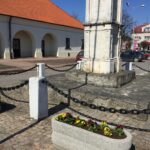 Staszów. Prace porządkowe przed wizytą Prezydenta RP (29 marca 2017 r) / Grażyna Szlęzak - Wójcik / Radio Kielce