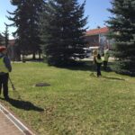 Staszów. Prace porządkowe przed wizytą Prezydenta RP (29 marca 2017 r) / Grażyna Szlęzak - Wójcik / Radio Kielce