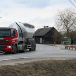 Brzeziny, droga wojewódzka nr 763, ciężarówka, / Krzysztof Bujnowicz / Radio Kielce