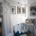 Wystawa „Ach, co to był za ślub” w galerii „Stary Kufer” w Solcu-Zdroju / Kamil Włosowicz / Radio Kielce