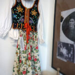 Wystawa „Ach, co to był za ślub” w galerii „Stary Kufer” w Solcu-Zdroju / Kamil Włosowicz / Radio Kielce