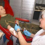 15.03.2017 Kielce. Mobilny punkt poboru krwi stanął przed Urzędem Wojewódzkim / Iwona Murawska / Radio Kielce