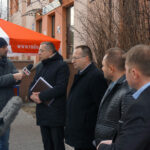 Jędrzejów - program „Interwencja”. Z powodu konfliktu przewoźników między Kielcami i Jędrzejowem kursuje mniej busów. Pasażerowie mają problem z dotarciem do pracy i szkoły. / Grzegorz Jamka / Radio Kielce