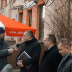 Jędrzejów - program „Interwencja”. Z powodu konfliktu przewoźników między Kielcami i Jędrzejowem kursuje mniej busów. Pasażerowie mają problem z dotarciem do pracy i szkoły. / Grzegorz Jamka / Radio Kielce