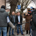 Jędrzejów - program „Interwencja”. Z powodu konfliktu przewoźników między Kielcami i Jędrzejowem kursuje mniej busów. Pasażerowie mają problem z dotarciem do pracy i szkoły. / Grzegorz Jamka / Radio Kielce