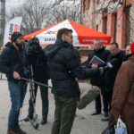 Jędrzejów - program „Interwencja”. Z powodu konfliktu przewoźników między Kielcami i Jędrzejowem kursuje mniej busów. Pasażerowie mają problem z dotarciem do pracy i szkoły. / Grzegorz Jamka / Radio Kielce