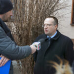 Jędrzejów - program „Interwencja”. Z powodu konfliktu przewoźników między Kielcami i Jędrzejowem kursuje mniej busów. Pasażerowie mają problem z dotarciem do pracy i szkoły. / Grzegorz Jamka / Radio Kielce