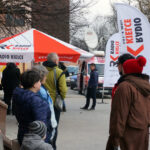 Jędrzejów - program „Interwencja”. Z powodu konfliktu przewoźników między Kielcami i Jędrzejowem kursuje mniej busów. Pasażerowie mają problem z dotarciem do pracy i szkoły. / Grzegorz Jamka / Radio Kielce