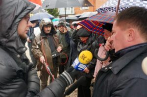 Interwencja. Mieszkańcy Piasku Wielkiego w gminie Nowy Korczyn protestują przeciwko budowie biogazowni / Krzysztof Bujnowicz / Radio Kielce