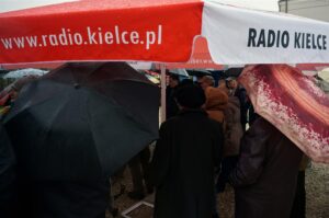 Interwencja. Mieszkańcy Piasku Wielkiego w gminie Nowy Korczyn protestują przeciwko budowie biogazowni / Krzysztof Bujnowicz / Radio Kielce