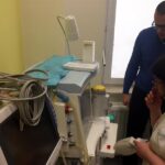 16.03.2017 Kielce. W Świętokrzyskim Centrum Pediatrii uruchomiono salę, w której wykonywane będą zabiegi usuwania zmian naczyniowych na skórze, przy użyciu laserów / Iwona Murawska / Radio Kielce