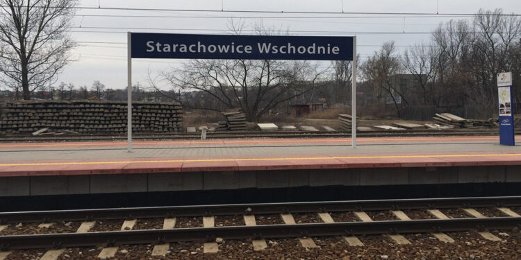 Starachowice Wschodnie, stacja, dworzec, tory, peron / Iwona Murawska / Radio Kielce