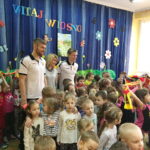 22.03.2017 Kielce. Piłkarze Korony odwiedzili w środę Przedszkole Samorządowe nr 25 w Kielcach. / Rafał Szymczyk / Radio Kielce