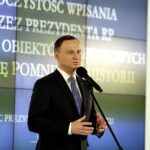 Warszawa. Prezydent RP Andrzej Duda wpisał nowe obiekty na listę Zabytków Historii. Są wśród nich Święty Krzyż oraz zespół opactwa cystersów w Wąchocku (15.03.2017 r.) / Jarosław Kubalski / Radio Kielce