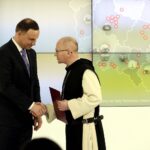 Warszawa. Prezydent RP Andrzej Duda wpisał nowe obiekty na listę Zabytków Historii. Są wśród nich Święty Krzyż oraz zespół opactwa cystersów w Wąchocku (15.03.2017 r.) / Jarosław Kubalski / Radio Kielce