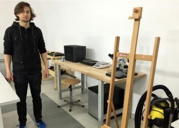 Sandomierz. Pracownia konserwacji malarstwa i rzeźby polichromowanej / Grażyna Szlęzak - Wójcik / Radio Kielce