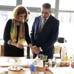 25.03.2017 Kielce. Warsztaty w Liceum Sztuk Plastycznych. Ambasador Armenii w Polsce Edgar Ghazaryan z małżonką. / Jarosław Kubalski / Radio Kielce