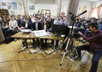 01.03.2017 Kielce. Międzynarodowe Warsztaty Fizyki Cząstek Elementarnych w Liceum Ogólnokształcącym nr VI im. Juliusza Słowackiego. / Jarosław Kubalski / Radio Kielce