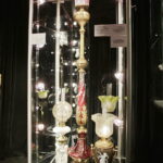 08.03.2017 Kielce. KCK. Wernisaż wystawy „Zabytkowe Lampy Naftowe” z kolekcji Lucjana Gruszki. / Jarosław Kubalski / Radio Kielce