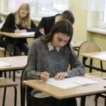 08.03.2017 Kielce. IV LO. Próbna matura z języka polskiego. / Jarosław Kubalski / Radio Kielce