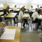 08.03.2017 Kielce. IV LO. Próbna matura z języka polskiego. / Jarosław Kubalski / Radio Kielce