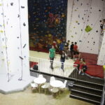 11.03.2017 Kielce. Ścianka wspinaczkowa w dawnym kinie Romantica. / Jarosław Kubalski / Radio Kielce