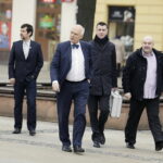 13.03.2017 Kielce. Janusz Korwin-Mikke podczas konferencji prasowej na Rynku. / Jarosław Kubalski / Radio Kielce