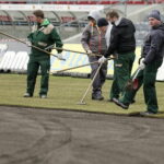 14.03.2017 Kielce. Wymiana murawy na Kolporter Arenie. / Jarosław Kubalski / Radio Kielce