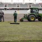14.03.2017 Kielce. Wymiana murawy na Kolporter Arenie. / Jarosław Kubalski / Radio Kielce