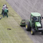 14.03.2017 Kielce. Wymiana murawy na Kolporter Arenie. / Jarosław Kubalski / Radio Kielce