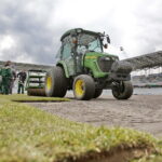 14.03.2017 Kielce. Wymiana murawy na Kolporter Arenie. / Jarosław Kubalski / Radio Kielce