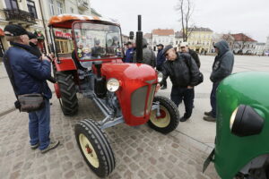 16.03.2017 Kielce. Traktory Ursus, model z 1964 roku. / Jarosław Kubalski / Radio Kielce