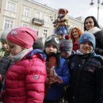 21.03.2017 Kielce. "Obudź w sobie wiosnę". Dzieci, Marzanny i pierwszy dzień wiosny. / Jarosław Kubalski / Radio Kielce