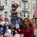 21.03.2017 Kielce. "Obudź w sobie wiosnę". Dzieci, Marzanny i pierwszy dzień wiosny. / Jarosław Kubalski / Radio Kielce