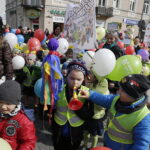 21.03.2017 Kielce. "Obudź w sobie wiosnę". Dzieci, Marzanny i pierwszy dzień wiosny. / Jarosław Kubalski / Radio Kielce