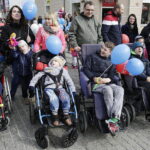 21.03.2017 Kielce. "Obudź w sobie wiosnę". Dzieci, Marzanny i pierwszy dzień wiosny. / Jarosław Kubalski / Radio Kielce