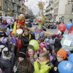 21.03.2017 Kielce. "Obudź w sobie wiosnę". Dzieci, Marzanny i pierwszy dzień wiosny. / Jarosław Kubalski / Radio Kielce