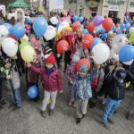 21.03.2017 Kielce. "Obudź w sobie wiosnę". Dzieci, Marzanny i pierwszy dzień wiosny. / Jarosław Kubalski / Radio Kielce