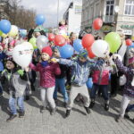 21.03.2017 Kielce. "Obudź w sobie wiosnę". Dzieci, Marzanny i pierwszy dzień wiosny. / Jarosław Kubalski / Radio Kielce