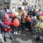 21.03.2017 Kielce. "Obudź w sobie wiosnę". Dzieci, Marzanny i pierwszy dzień wiosny. / Jarosław Kubalski / Radio Kielce