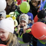 21.03.2017 Kielce. "Obudź w sobie wiosnę". Dzieci, Marzanny i pierwszy dzień wiosny. / Jarosław Kubalski / Radio Kielce