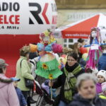 21.03.2017 Kielce. "Obudź w sobie wiosnę". Dzieci, Marzanny i pierwszy dzień wiosny. / Jarosław Kubalski / Radio Kielce