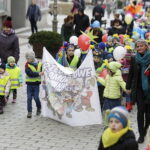21.03.2017 Kielce. "Obudź w sobie wiosnę". Dzieci, Marzanny i pierwszy dzień wiosny. / Jarosław Kubalski / Radio Kielce