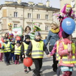 21.03.2017 Kielce. "Obudź w sobie wiosnę". Dzieci, Marzanny i pierwszy dzień wiosny. / Jarosław Kubalski / Radio Kielce