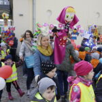 21.03.2017 Kielce. "Obudź w sobie wiosnę". Dzieci, Marzanny i pierwszy dzień wiosny. / Jarosław Kubalski / Radio Kielce