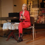 24.03.2017 Samsonów. Ewa Błaszczyk podczas swego recitalu w bibliotece publicznej. / Jarosław Kubalski / Radio Kielce