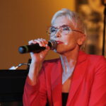 24.03.2017 Samsonów. Ewa Błaszczyk podczas swego recitalu w bibliotece publicznej. / Jarosław Kubalski / Radio Kielce