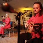 24.03.2017 Samsonów. Ewa Błaszczyk podczas swego recitalu w bibliotece publicznej. / Jarosław Kubalski / Radio Kielce